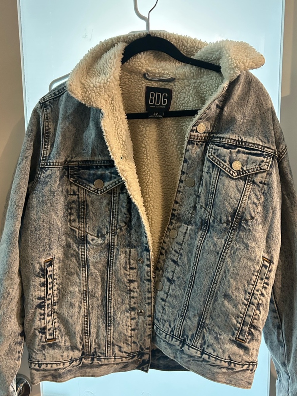 BDG Acid Wash Denim Jacket with Sherpa Lining - Cream Sherpa